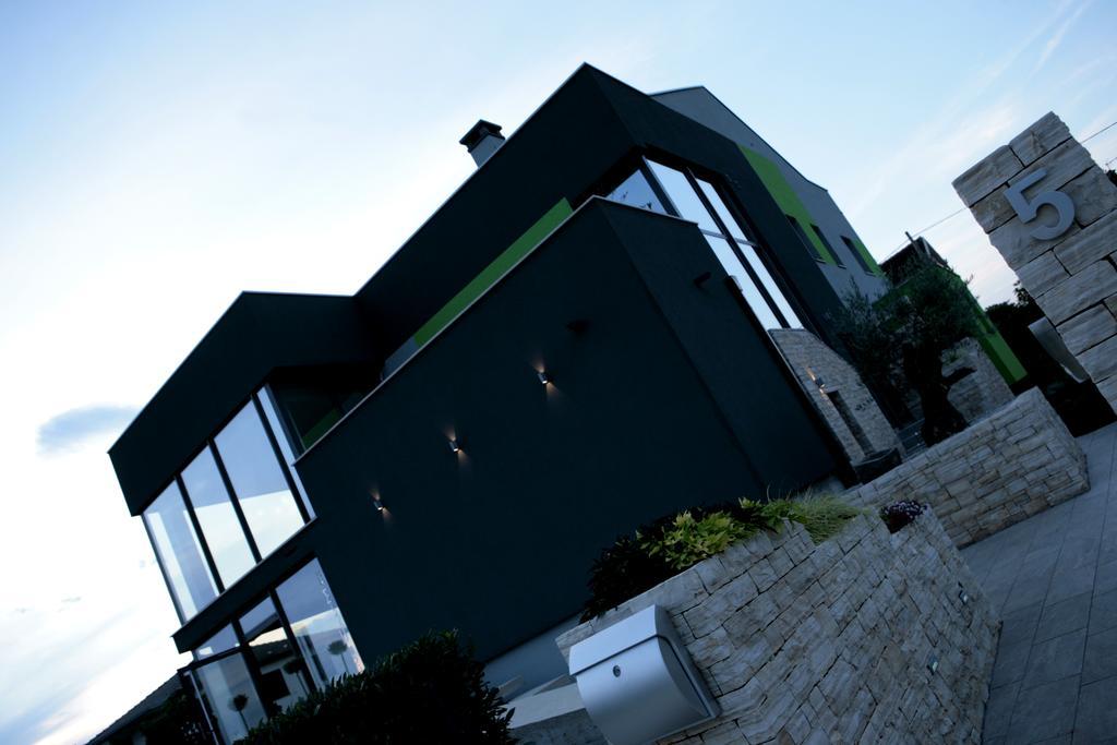 Ferienwohnung Olive Charm Umag Exterior foto