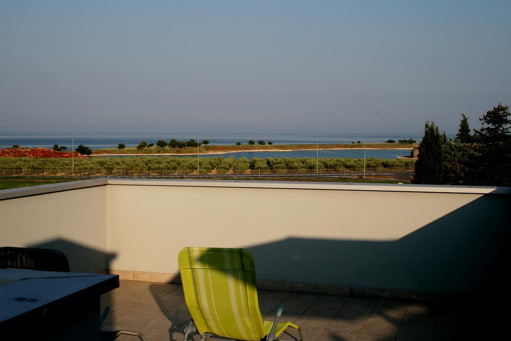 Ferienwohnung Olive Charm Umag Exterior foto