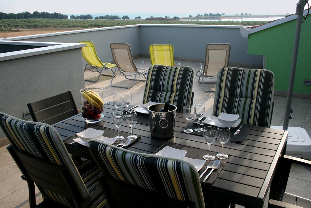 Ferienwohnung Olive Charm Umag Exterior foto