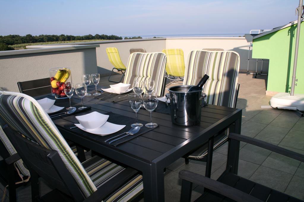 Ferienwohnung Olive Charm Umag Exterior foto