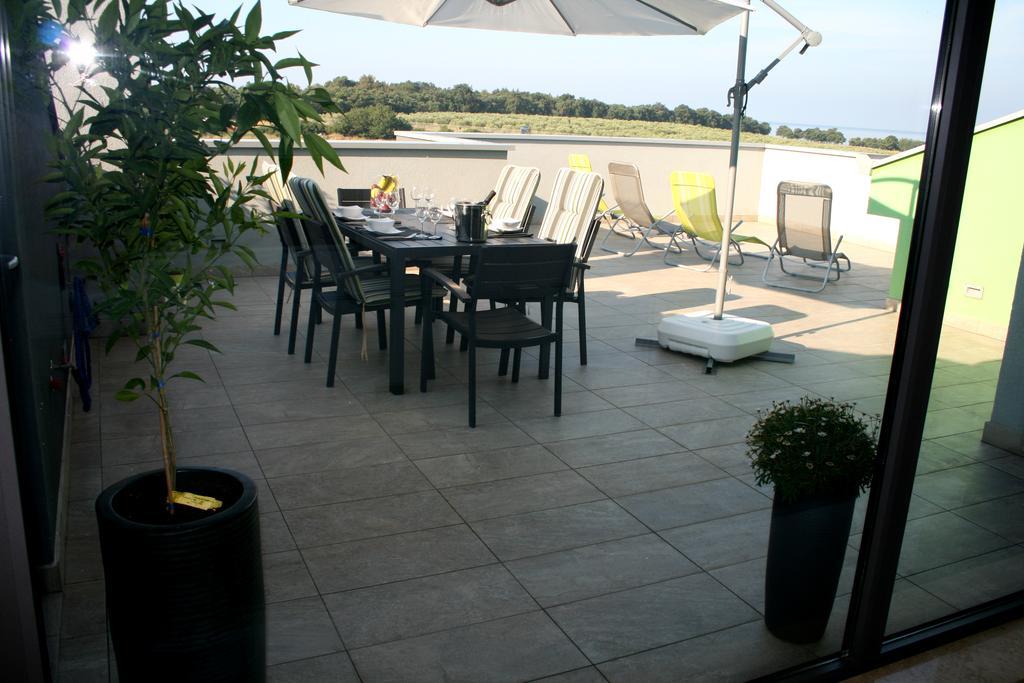 Ferienwohnung Olive Charm Umag Exterior foto