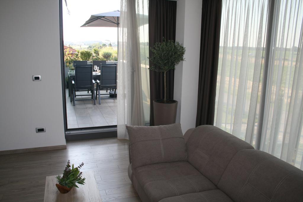 Ferienwohnung Olive Charm Umag Exterior foto
