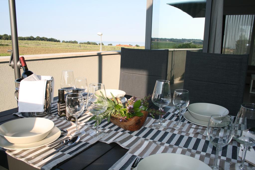 Ferienwohnung Olive Charm Umag Exterior foto