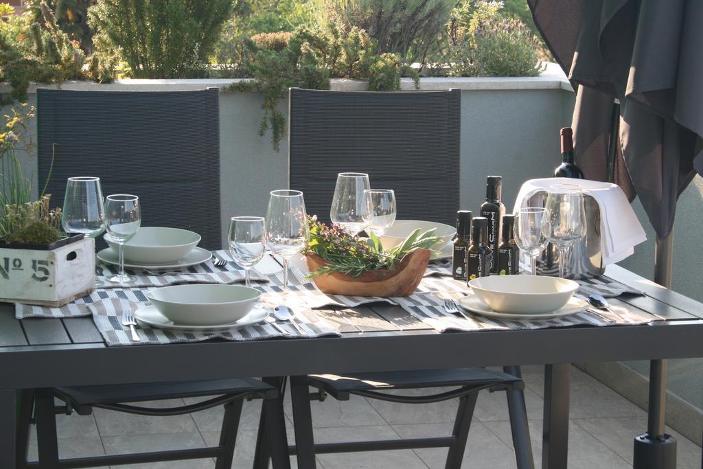 Ferienwohnung Olive Charm Umag Exterior foto